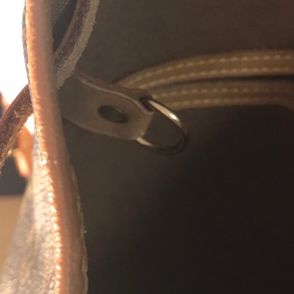 LOUIS VUITTON UNISEX BACK-PAC W/ADJUSTABLE SHOULDER STRAPS & OUTSIDE ZIP STORAGE - Picture 8 of 16